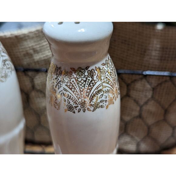 Vintage Ceramic Off White & Gold Deco Style Salt & Pepper Shakers Vintage - Picture 5 of 5